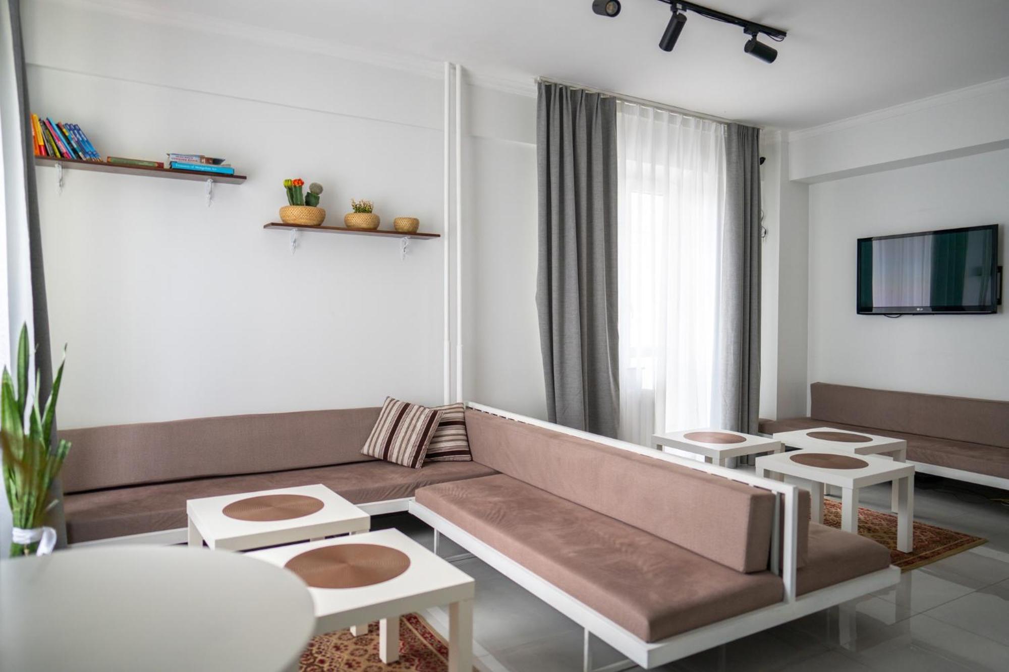 אולן בטור Zaya Hostel מראה חיצוני תמונה